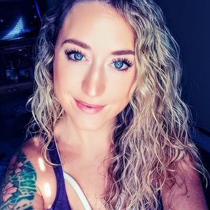 Meet your Posher, Adrienne